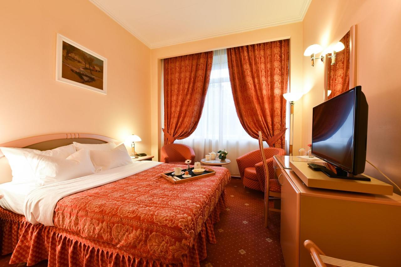Hotel Belvedere Brăila Exteriér fotografie